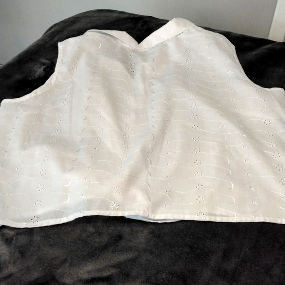 Ladies sleeveless crop top with front tie - Picture 6 of 7